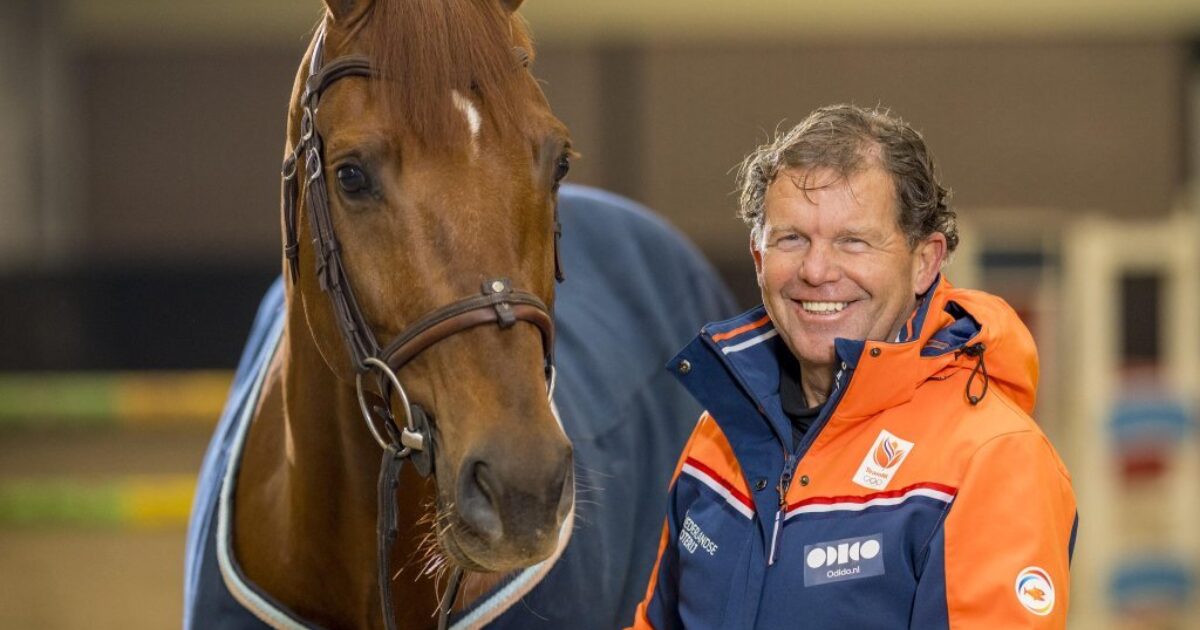 Met deze opstelling door TeamNL chef d'equipe Wout-Jan van der Schans gaat het vast een mooi resultaat worden tijdens de @longinesnations, vrijdag a.s. <a href="/chiorotterdam/">CHIO Rotterdam</a>! 💪🏻
sowo.kr/I5HkzhSs