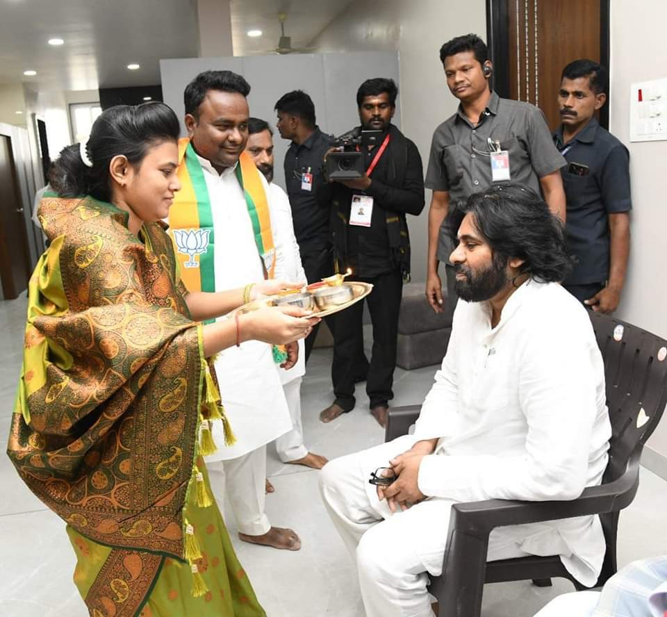 Sai_VK_18's tweet photo. Sagam Tamilnadu Star's Aayana Cult's ye 🥵👑❤️‍🔥 https://t.co/xNBwc5BG5F