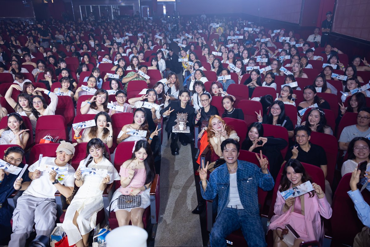 HÔM NAY LÀ THỨ 2 , NHƯNG HỒN VẪN CÒN Ở FMT... +1 LỤY 😜
Cảm ơn sự có mặt của tất cả LIONS đã cùng ISAAC tạo nên một cột mốc "TUYỆT ĐỐI ĐIỆN ẢNH"... yêu mọi người lắm lắm 💙

#ISAAC #ISAACFANMEETING #ISAACWITHLOVE #JSMEDIA