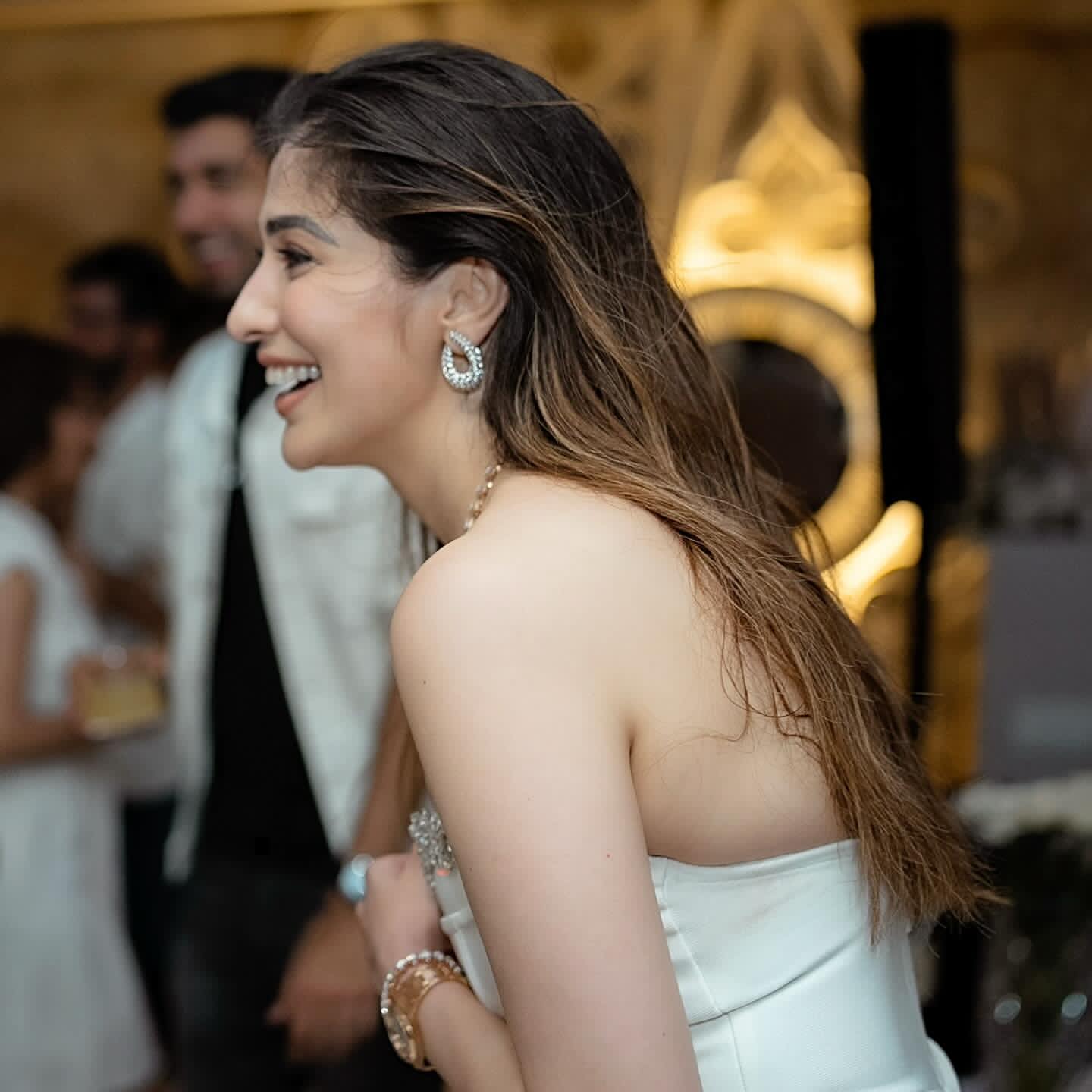 GtimoC9aYAAeCNe?format=jpg&name=large