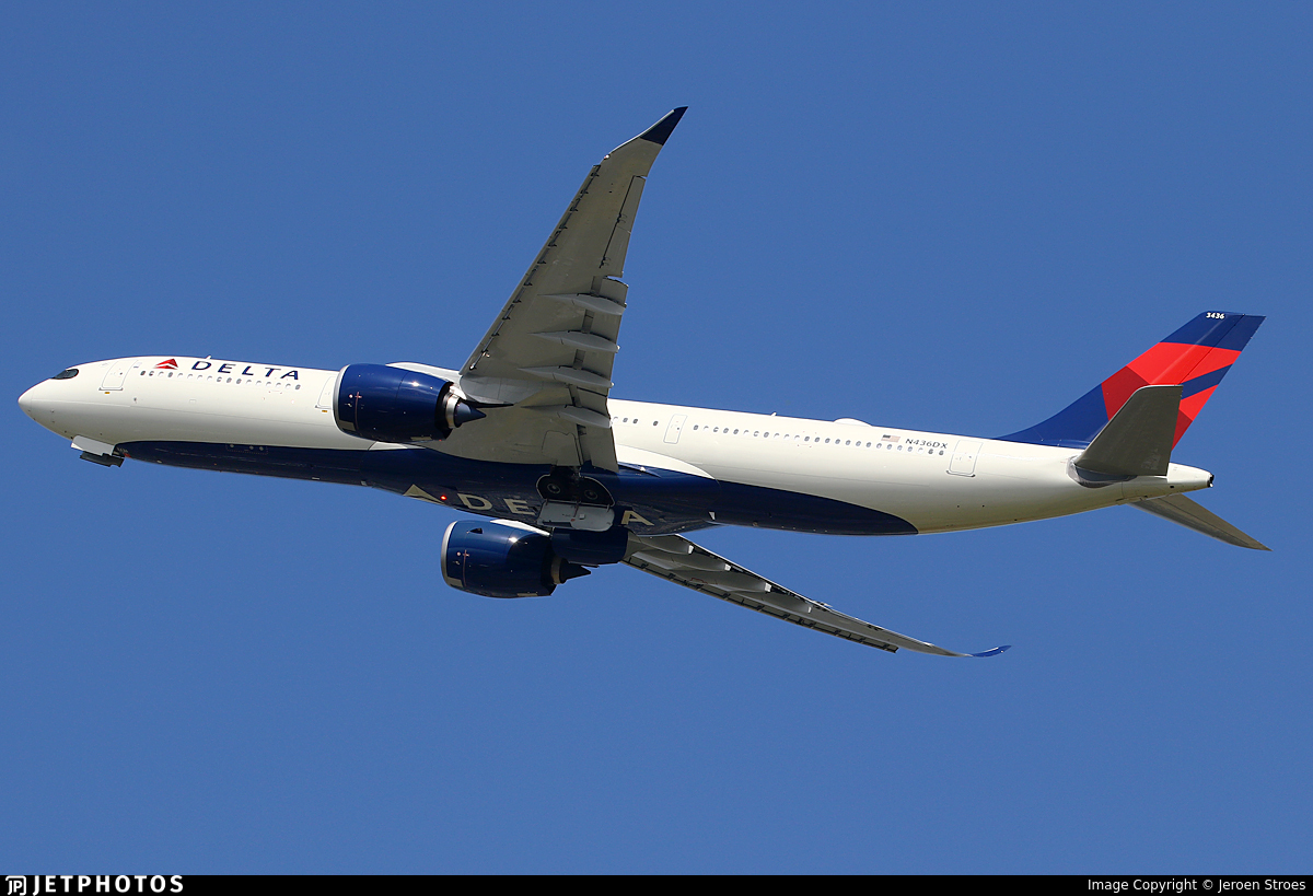 A new Delta A330neo departing Amsterdam. jetphotos.com/photo/11735549 © Jeroen Stroes