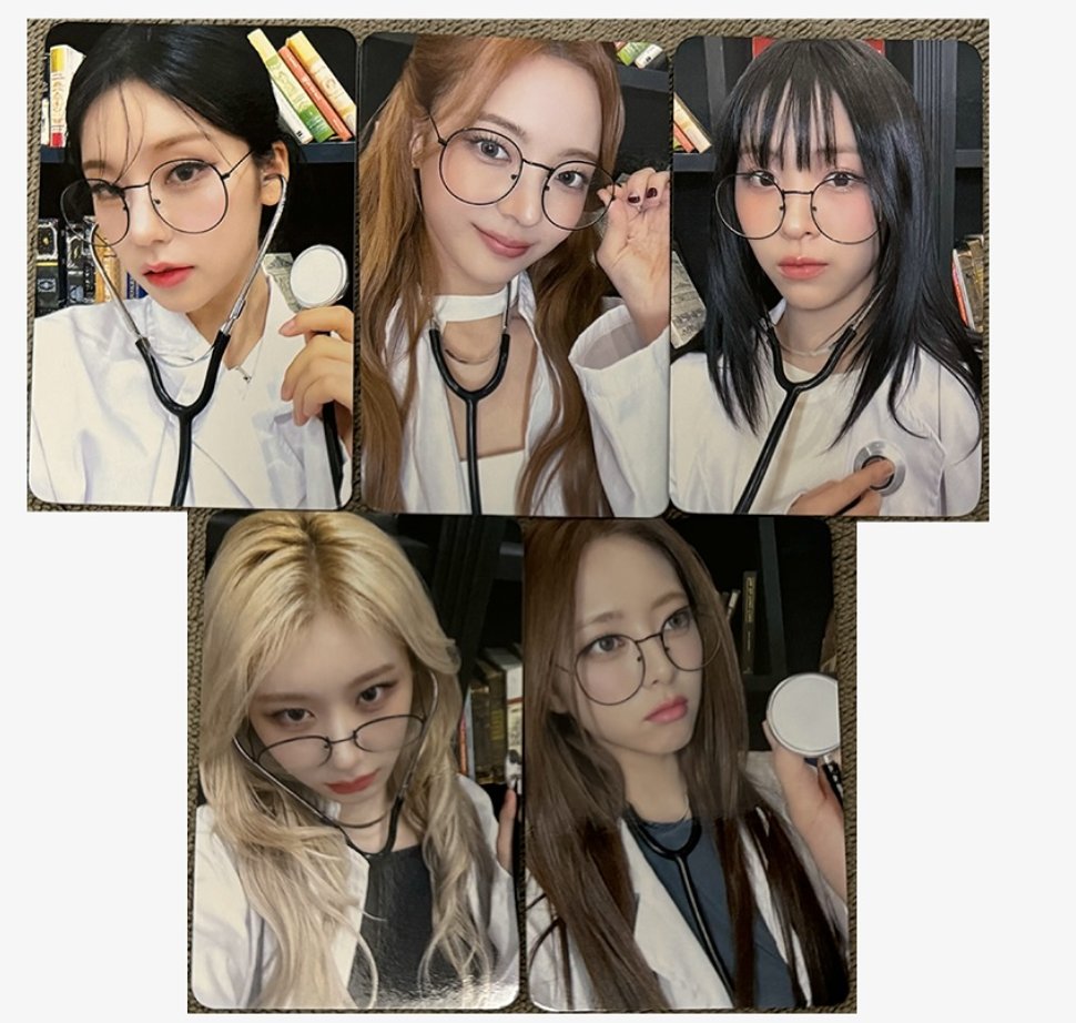 madebykenny_'s tweet image. ITZY Voting Giveaway!
Must:
- RT & like this tweet
- Reply with a proof recording that you voted for ITZY on the AllChart app for Music Bank
Rewards:
- 2 random Midzys will win a set of photocards (open WW, stamped shipping included)
- Every 15 likes + RTs, I will vote with…