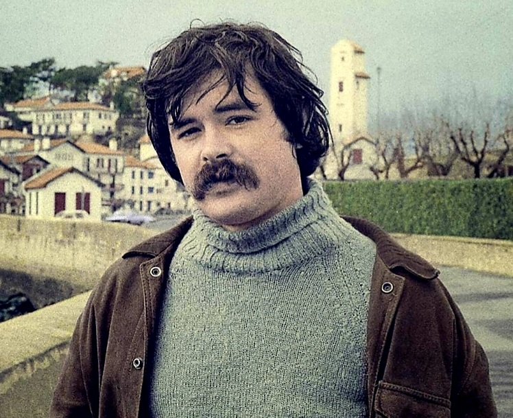 José Miguel Etxeberria "Naparra", fue secuestrado y asesinado el 11 de junio de 1980, cuando tenía 22 años, por el grupo paramilitar Batallón Vasco Español.
"La ONU tiene catalogado este caso hace años como una desaparición forzada, y por tanto como delito que no prescribe."