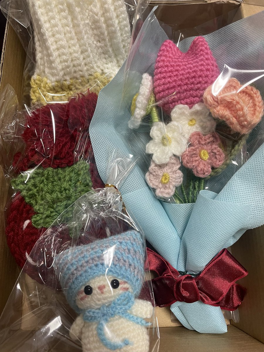 oto_0_2's tweet photo. 母天才すぎる
https://t.co/q273RR2dL8
 #編み物 #ハンドメイド #猫 #かぎ針編み #handmade #お花 #パンダ #キティーちゃん  #編み物のある暮らし https://t.co/f1cEdYDDuJ