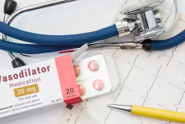 Stepwise Antihypertensive Medication Guide🩺

1️⃣Initial Therapy
🔹 Start with a low-dose combination (SPC) of 2 of the following:
💊ACEi or ARB + 
💊Thiazide diuretic
💊or CCB (Calcium Channel Blocker)
📌 Preferred as single-pill combination (SPC) for better adherence and faster