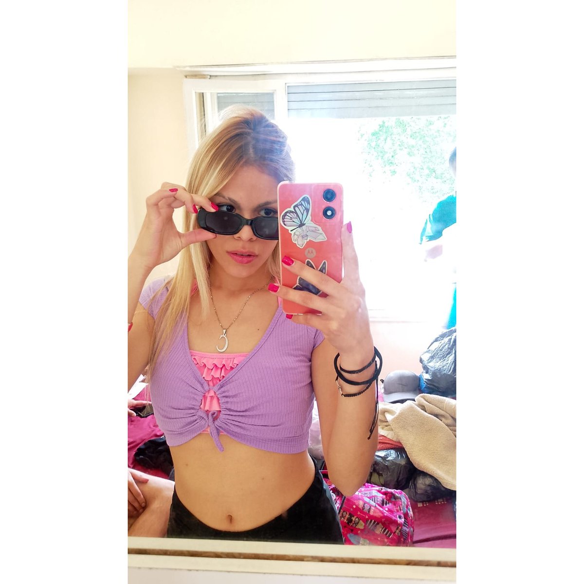 CaandeRetamozo's tweet photo. Lleva un ángel en su sonrisa &amp; mil demonios en su cabezaa💋😈 https://t.co/7VvVajoWwG