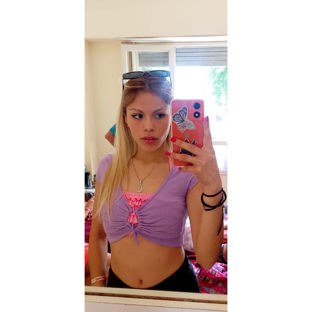 CaandeRetamozo's tweet photo. Lleva un ángel en su sonrisa &amp; mil demonios en su cabezaa💋😈 https://t.co/7VvVajoWwG