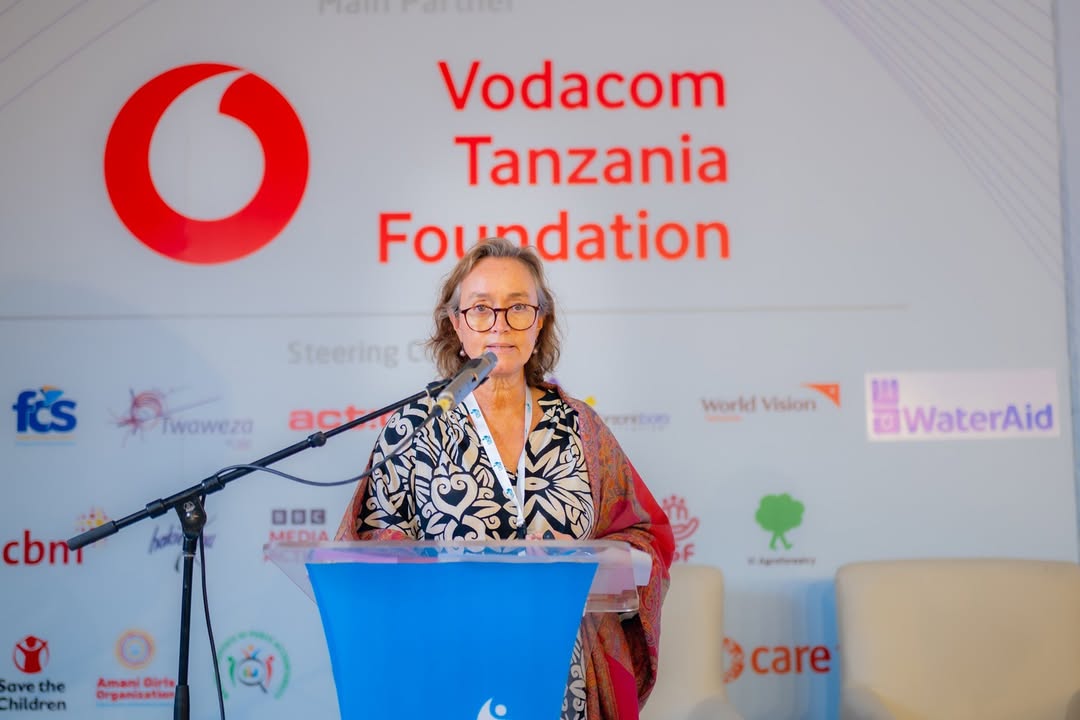 SwedeninTZ's tweet image. Just 7% of civil society funding from OECD DAC countries goes to Global South CSOs. At #CSOWEEK2025, Sweden’s Viveka Carlestam called for bold action to turn donor commitments into improved support for global south Civil Society, to better enable them to work as dev actors.