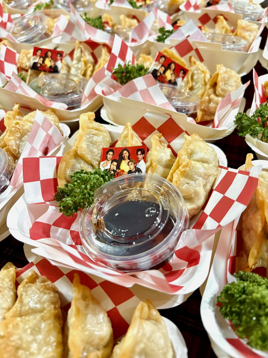 bigbitehouse's tweet image. ภาพงาน Food support ทีมนักแสดงค่าย #beoncloud ในงาน #shinepresscon  💕 #ShineTheSeries 🎬
🚩 Supported by FC
🙏🏼 #BigBiteCatering ขอบคุณที่ใช้บริการ 

#foodtruckthailand​ #ฟู้ดซัพพอร์ต #jjaypf #fuaizthanawat #bump_pawat #athenswerapat #senam #aponattawin #milephakphum