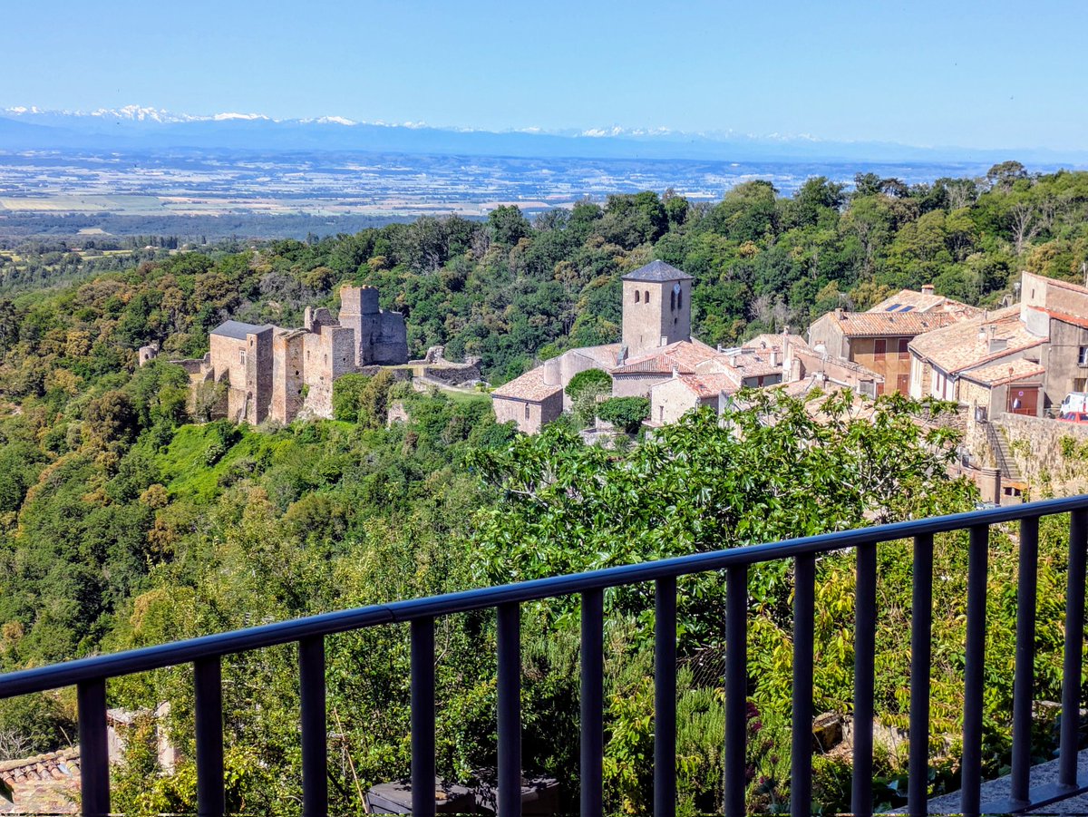 #BaladeSympa à Saissac, village médiéval, avec une vue exceptionnelle sur la vallée et la chaîne des Pyrénées 🏃👍#aude #occitanie #MagnifiqueFrance