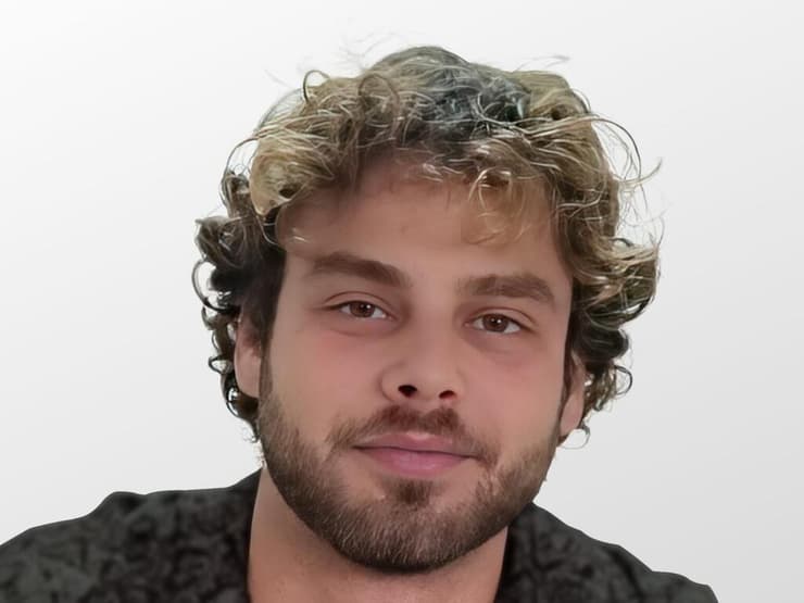 בי נשבעתי,  התמונה הזאת תופיע כאן כל יום עד שאלון וכל החטופים יוחזרו הביתה. 
(רוצים לעזור? קחו תמונה של חטוף או חטופה, איזה שתבחרו, ופרסמו ציוץ דומה.)