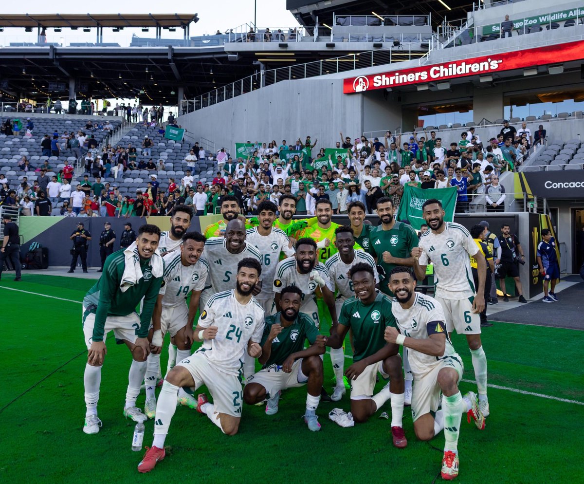 ألف مبروك للأخضر أول ثلاث نقاط .
ما قدمه الشاب النجم همام في مباراة واحدة يفوق ما قدمه الكابتن سالم الدوسري في كل التصفيات .
يا زين أخضرنا وعيالنا والله يفرحهم يارب.
#السعوديه_هايتي