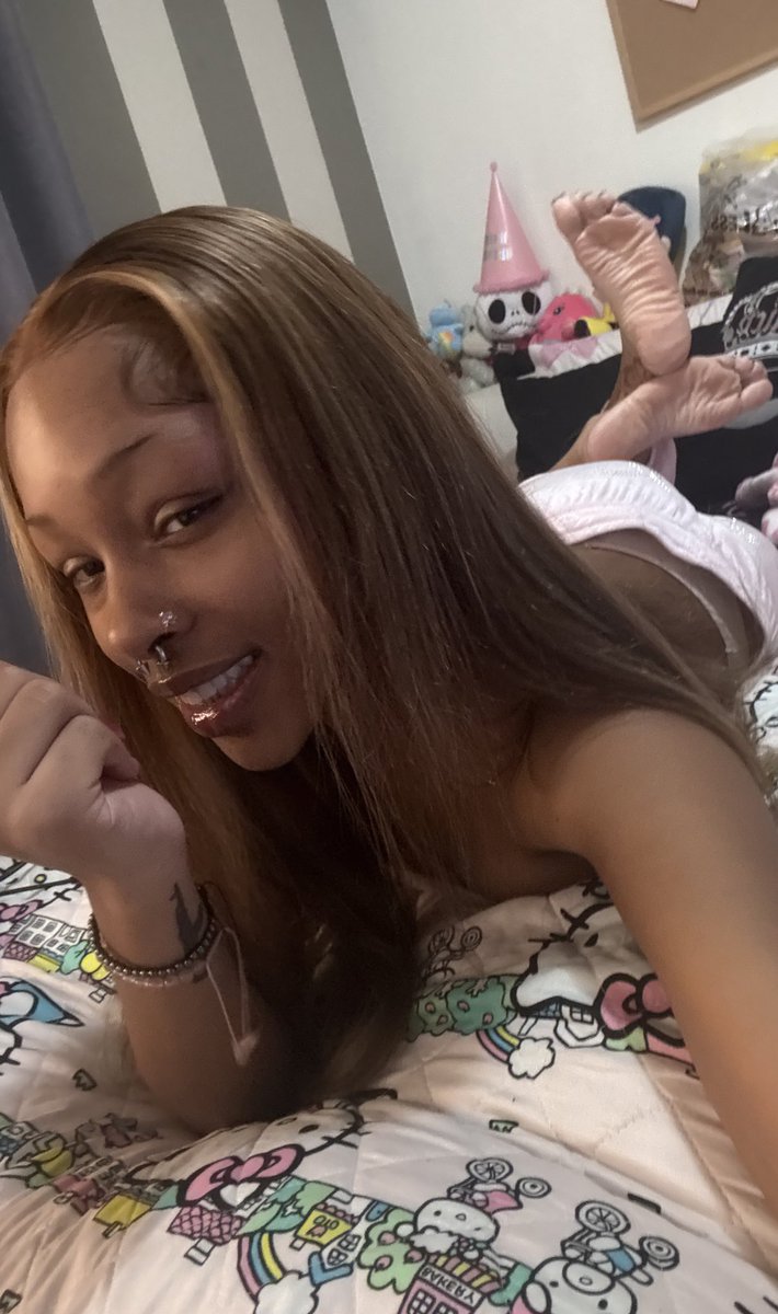 𝒫𝒾𝓃𝓀𝓎 ✩ 𝐅𝐈𝐍𝐃𝐎𝐌 (May 2nd 🎂) tweet media