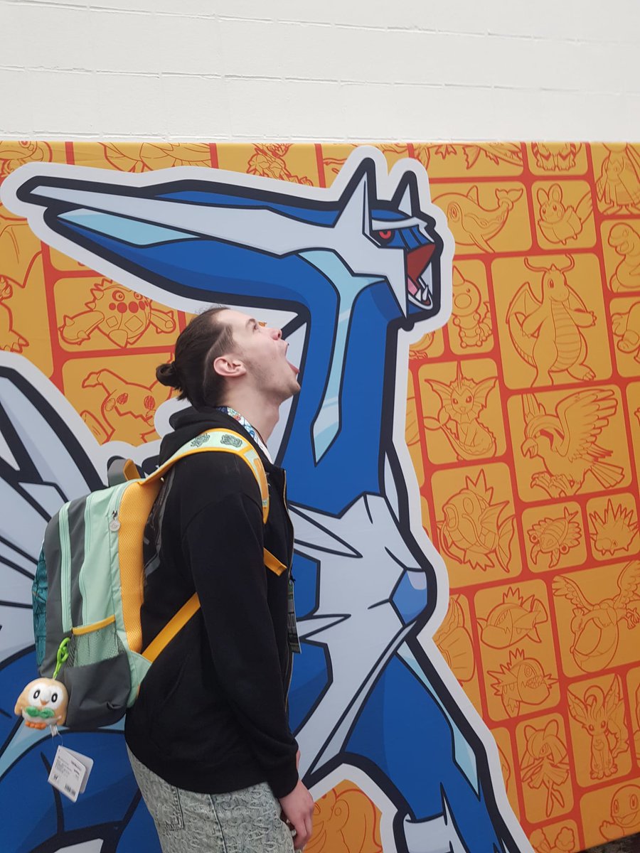 I am presenting you: Moritz imitating Legendary Pokemon