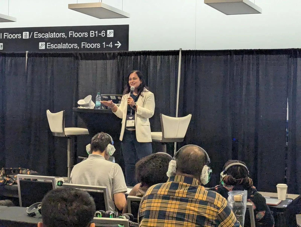 savusavneet's tweet image. Great session and engagement at Atlanta Tech Week @RenderATL   !! Google 

Lots of good questions/insight during/after the session.
#responsibleAi
#Ai #ethicalAl @ATLTechVillage