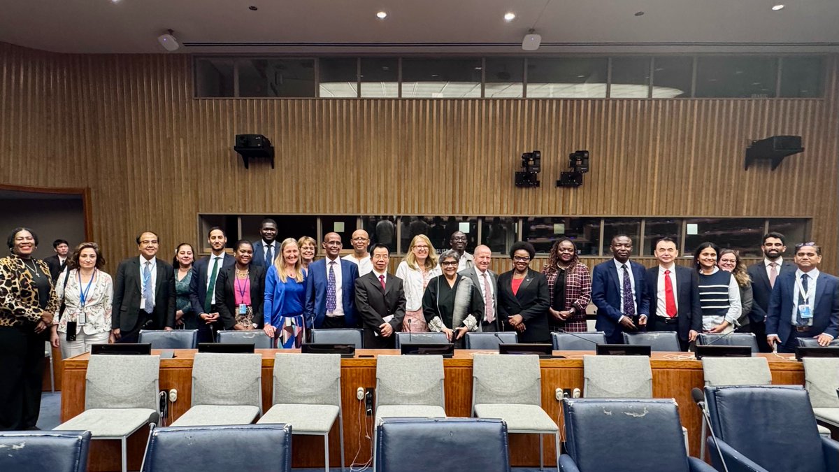 BNU_1902's tweet image. 📚Prof. Huang Ronghuai from #BNU was invited to attend the High-level Expert Group Meeting on Online University or Equivalent Platform for STEM Education for the Least Developed Countries (LDCs), which was held at the @UN Headquarters in New York City from June 3 to 4.  

🌍Prof.