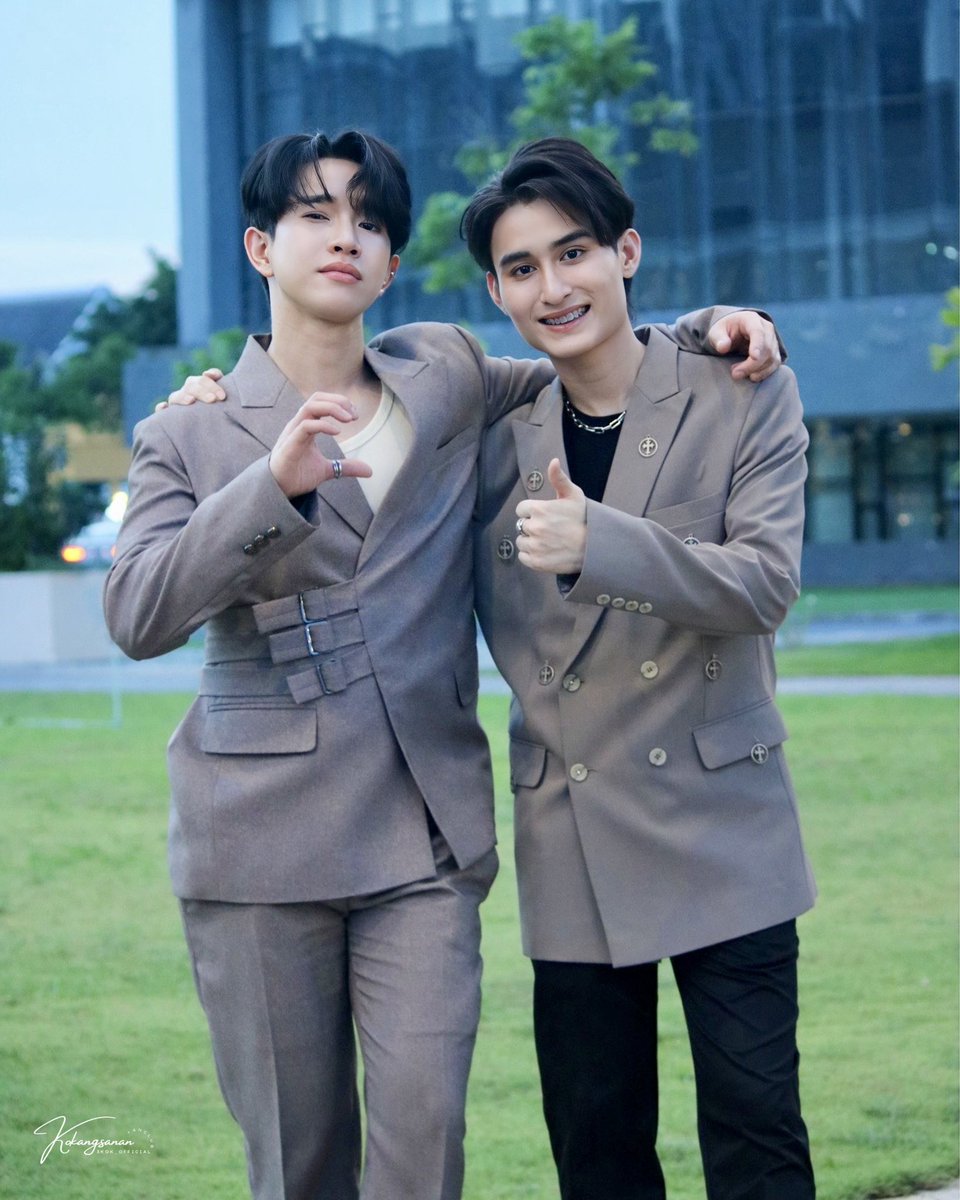 3kok_official's tweet image. แจกความหวานก่อนจะได้ไปพบกับ #กันดั้มฟร้องซ์ #ก๊กจีโน่ ใน Eye Contact  FINAL EP. 
แล้วมาส่งตัวละครกลับสู่นิยาย ไปกับ ก๊ก และ ทีมนักแสดงไปด้วยกัน
🗓️ WEDNESDAY 18 JUNE 2025
⏰ 4:00 p.m.-10:30 p.m.
📍 MAJOR CINEPLEX SUKHUMVIT

#เพียงสบตา #eyecontacttheseries #ก๊กจีโน่ #ก๊กเป็นก้อน