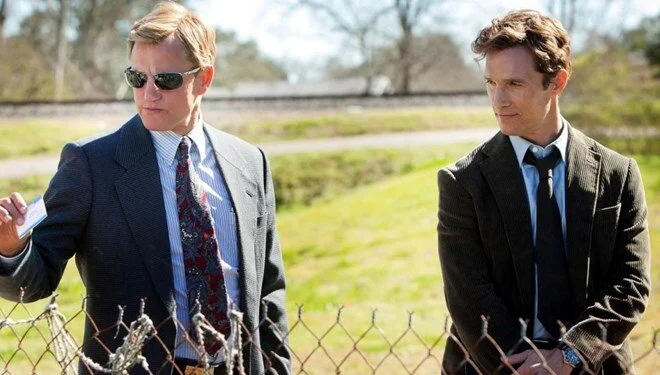 True Detective dizisinin yaratıcısı Nic Pizzolatto yeni projesini duyurdu. Ünlü dedektif karakter Mike Hammer'ı konu alan filmde Matthew McConaughey başrolü üstlenecek. #truedetective