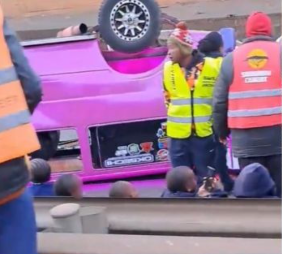 KenyanSays's tweet photo. A bright pink matatu carrying school kids overturned on Thika Road near Garden City this morning! https://t.co/cuVzmx71ap