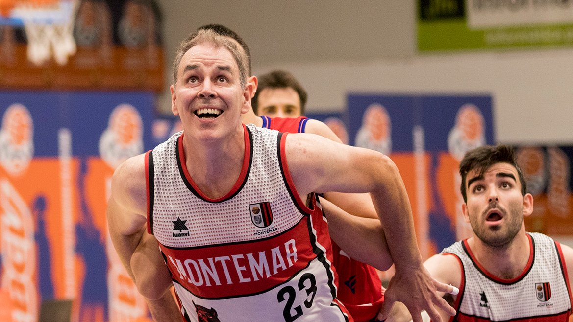 CompeticionesFEB (@competicionfeb) on Twitter photo 🟡 Reportaje #TerceraFEB: Y llegó el noveno ascenso del emérito Jorge García (<a href="/Garcianavea12/">Jorge García Navea</a>)
▶️ Siete años después de su "retirada" y a los 48, el recordman nacional ha conquistado con <a href="/basquetmontemar/">Baloncesto Montemar</a> su novena promoción
📝 Reportaje completo ⬇
feb.es/2025/6/16/balo… 🟡 Reportaje #TerceraFEB: Y llegó el noveno ascenso del emérito Jorge García (<a href="/Garcianavea12/">Jorge García Navea</a>)
▶️ Siete años después de su "retirada" y a los 48, el recordman nacional ha conquistado con <a href="/basquetmontemar/">Baloncesto Montemar</a> su novena promoción
📝 Reportaje completo ⬇
feb.es/2025/6/16/balo…