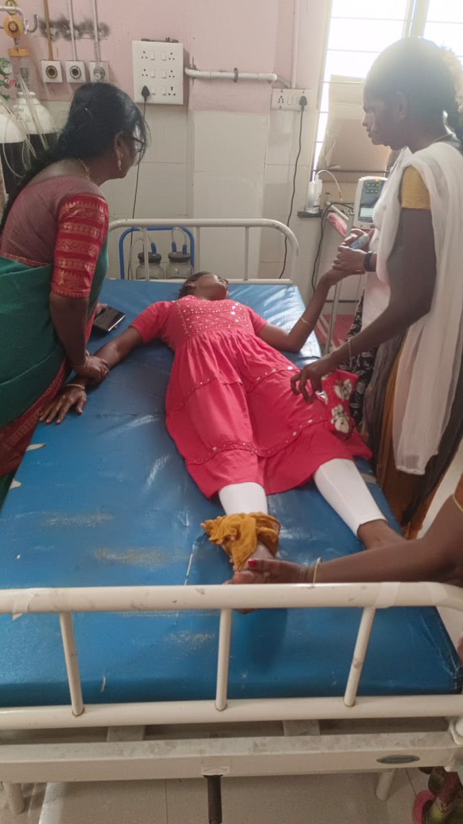 Apmca10032's tweet photo. "Patients' safety is paramount! It's time to take action and build compound walls around #AyushmanArogyaMandir  #SafetyOverSnakes
@ncbn @naralokesh @satyakumar_y @ArogyaAndhra @PurandeswariBJP https://t.co/kbCW1iPyvP