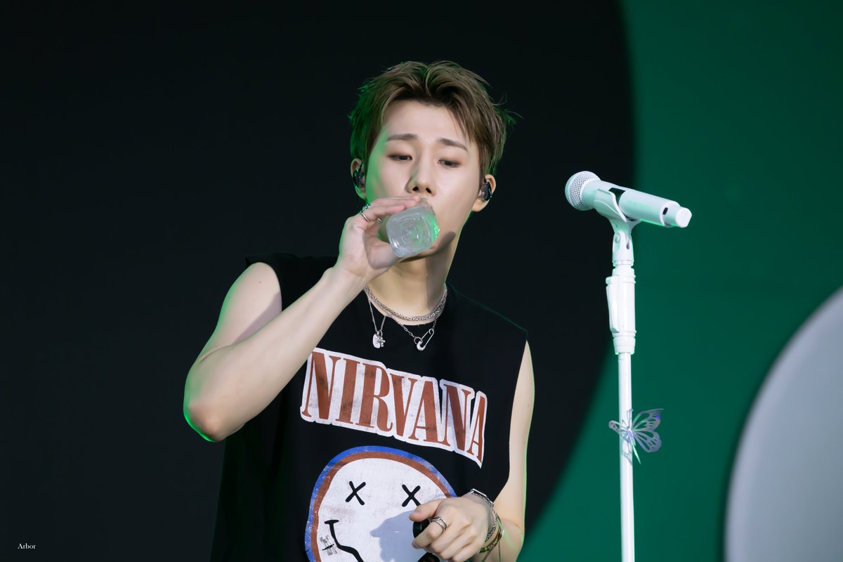 [2025 BML] 250615   

꽃에 물 주는 중

 #김성규 #KIMSUNGKYU #뷰민라