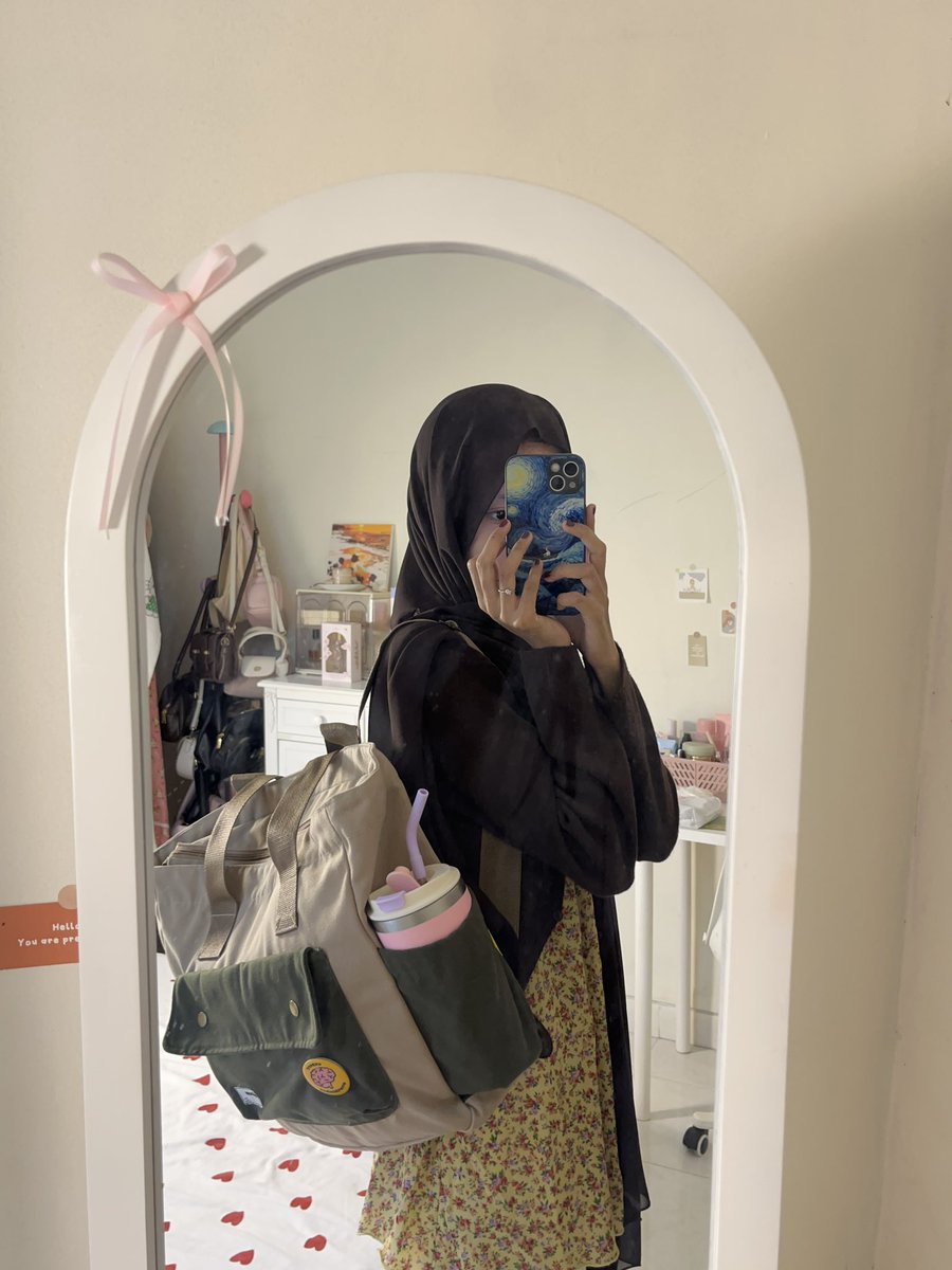 alksmw's tweet image. buat kalian yg sering bawa bawaan yg lumayan banyak dan bingung mau beli totebag atau backpack mungkin kalian harus lirik totepack local brand satu ini 👀🫵🏻

dijadiin totebag bisa, backpack pun bisa 💁🏻‍♀️