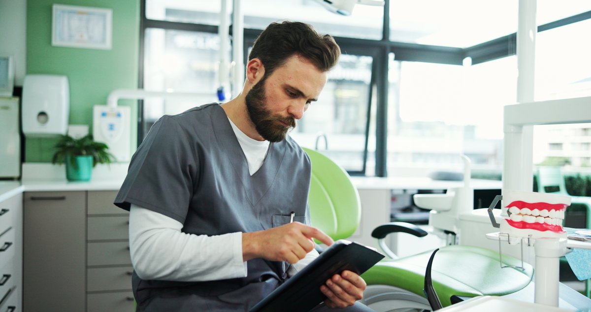New <a href="/GDC_UK/">GDC</a> guidance updated the reporting requirements for dental professionals. 

Find out what's changed, and what effect it might have on your practice: ow.ly/7wcq50VIW4a