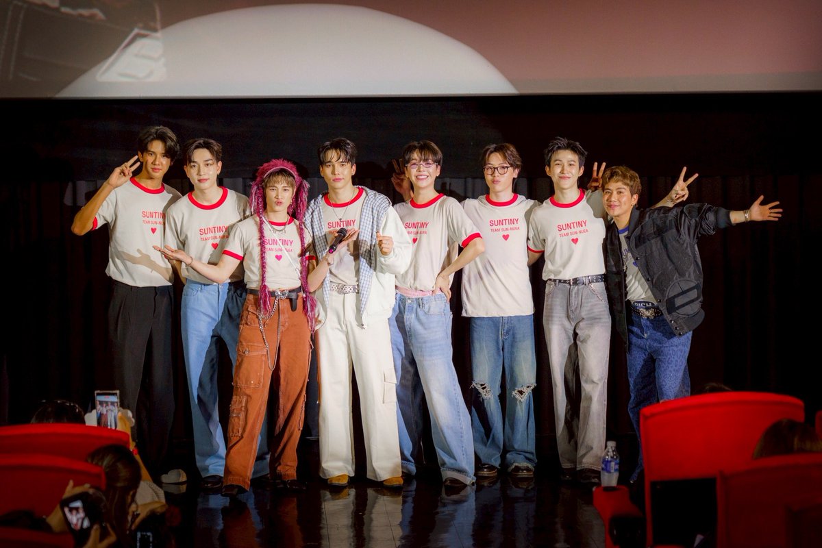 suntinyofficial's tweet photo. บรรยากากาศงาน Suntiny The First Magic
เมื่อวันอาทิตย์ที่ 15 มิถุนายน
ณ เมเจอร์ซีนีเพล็กซ์ สุขุมวิท

#SuntinyTheFirstMagic
#Suntiny https://t.co/A3gOlYgFQ8