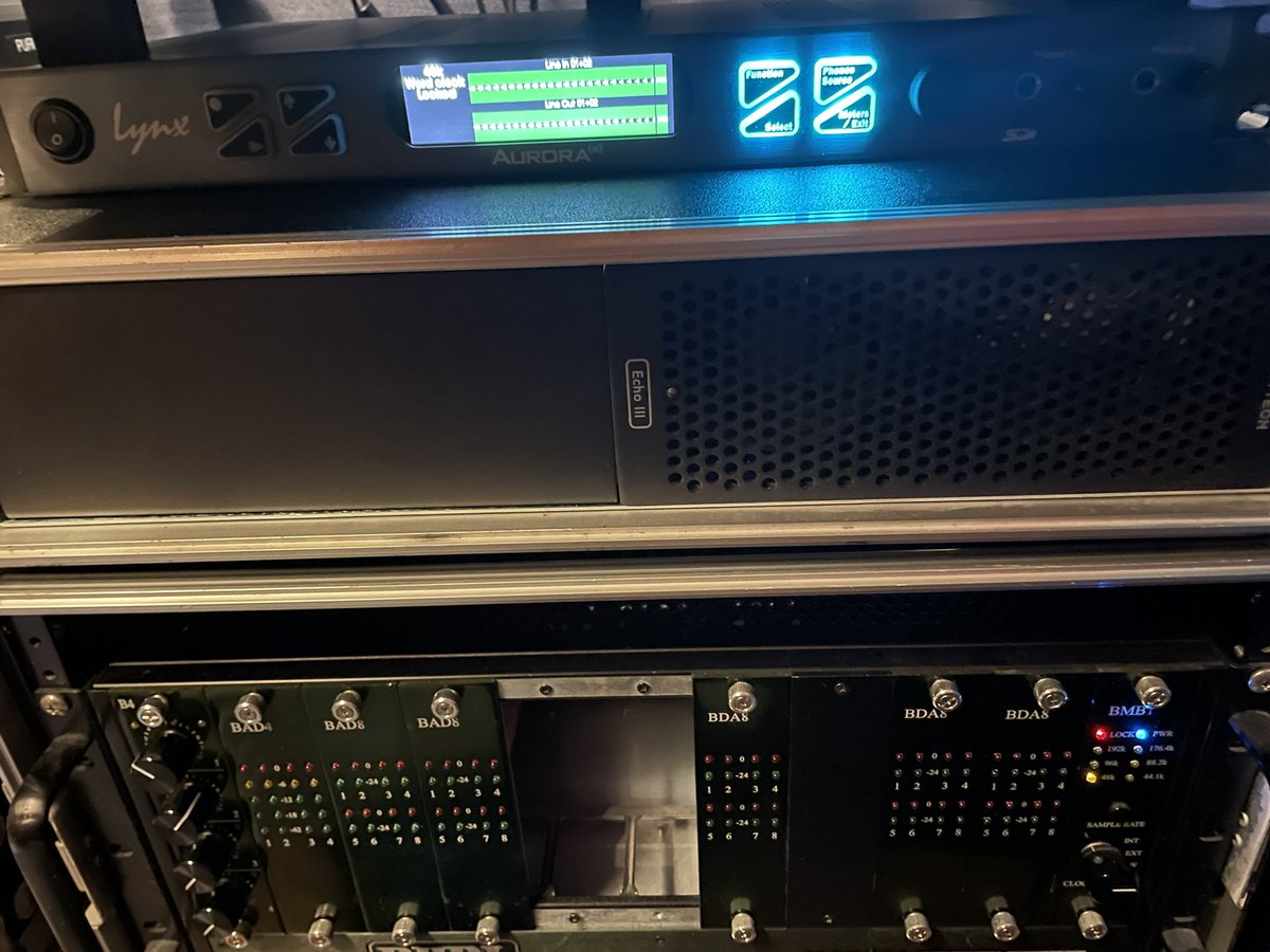 ミックス用インターフェイスデモ

Lynx と BURL BAD8