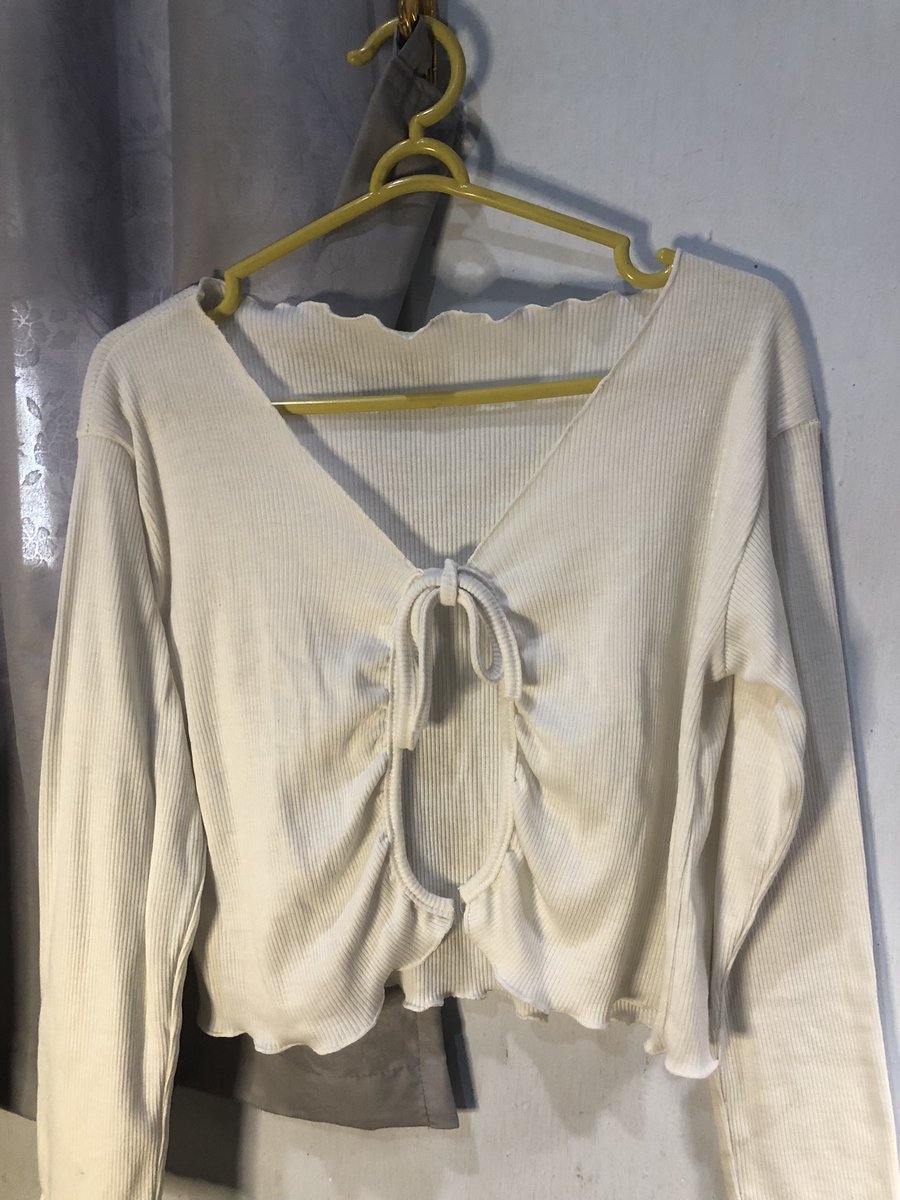 yuskybin_'s tweet photo. 1. cardi coklat (26k)
2. cardi putih (33k)
3. cardi abu (16k) 
4. sabrina knit (37k) https://t.co/u4W5ZgcnlC