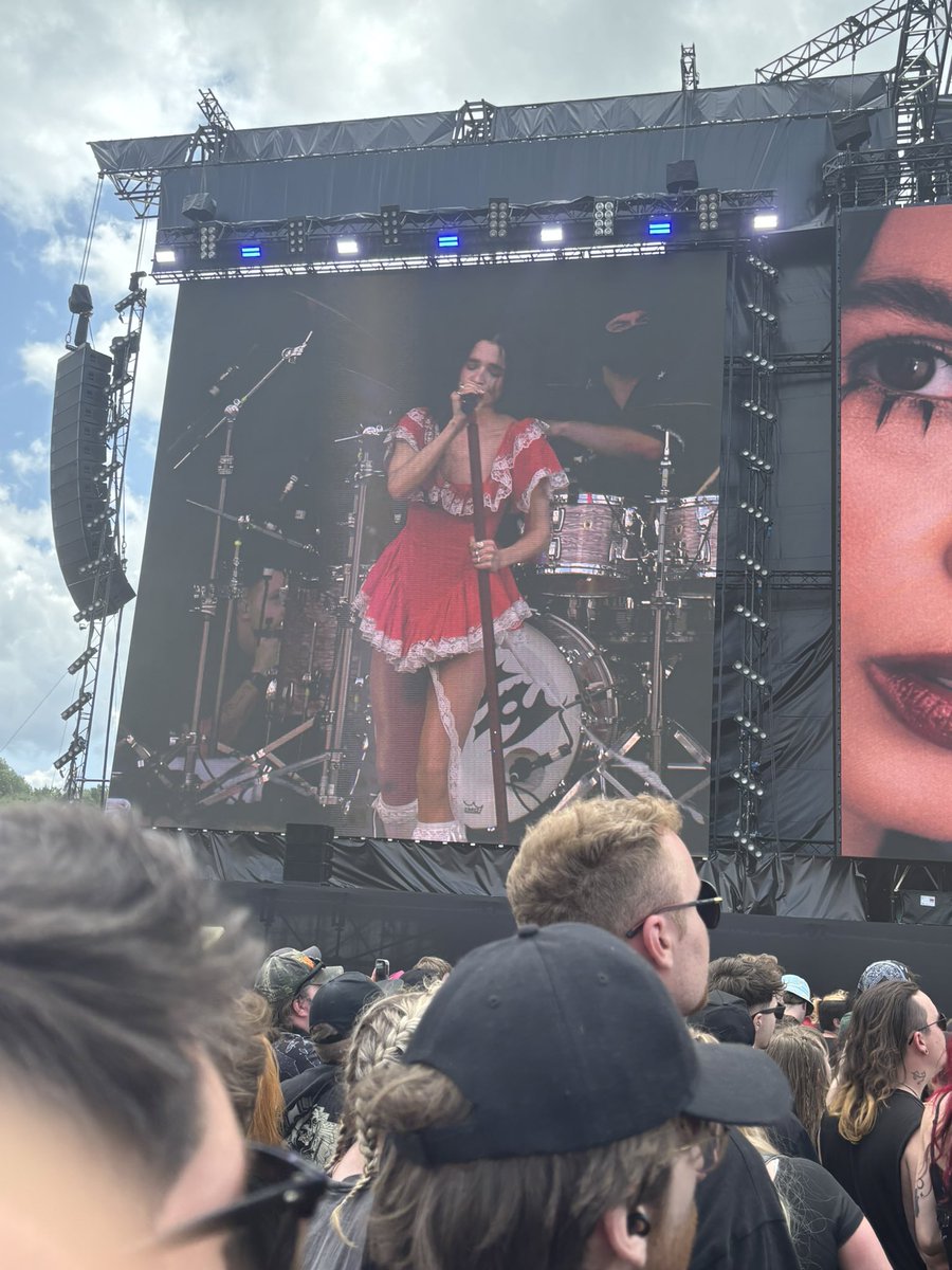 KevinHo60481430's tweet image. Poppy🤘 #downloadfestival #download2025