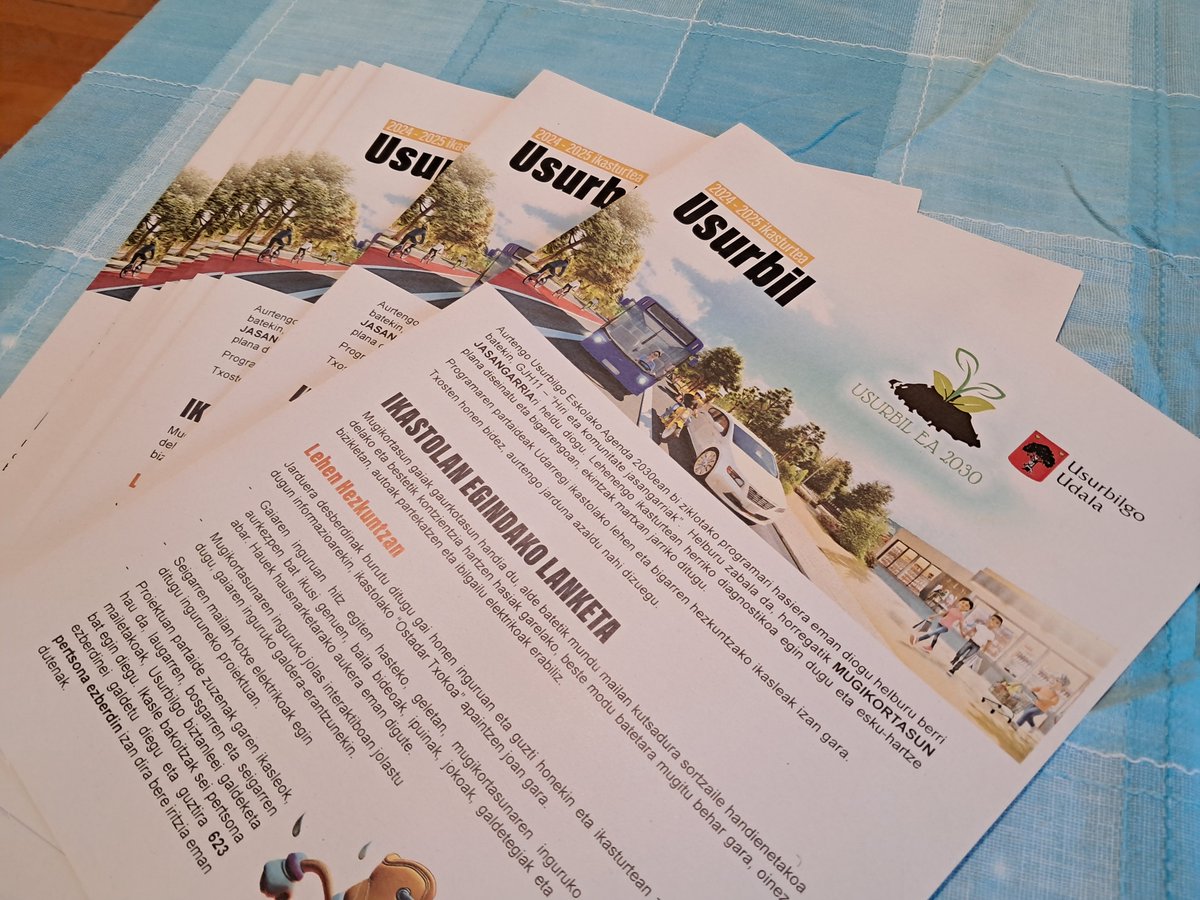 Udarregi ikastolako LHko eta DBHko zenbait ikasle udalean izan dira @agurtzanesola alkatearekin, Garapen Jasangarriari lotuta ikasturtean landutakoak azaltzen. Herriko mugikortasunaren diagnostikoa egin dute, eta esku-hartzeak zehaztu: datorren ikasturtean jarriko dituzte martxan