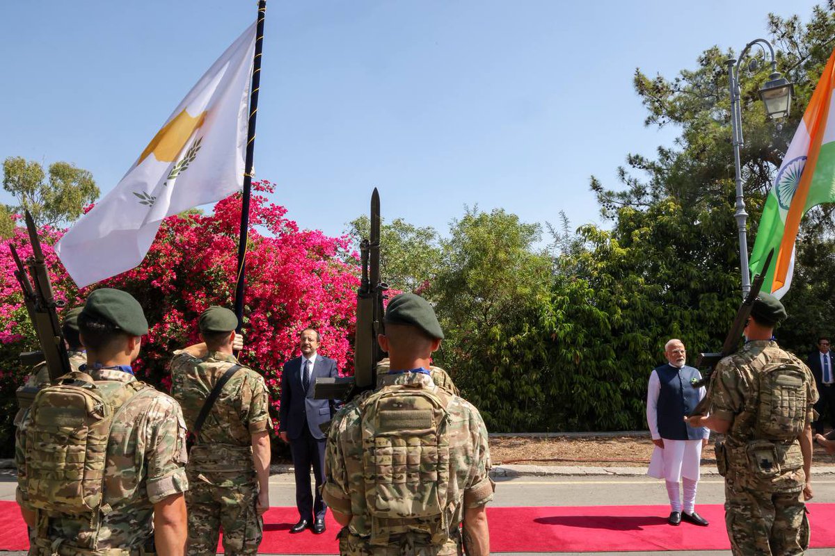 Σήμερα είναι μια ξεχωριστή μέρα, μια μέρα ιστορική γιατί η παρουσία στην Κύπρο του ηγέτη της μεγαλύτερης Δημοκρατίας στον κόσμο αποτελεί ξεκάθαρη απόδειξη των ισχυρών και ιστορικών δεσμών φιλίας, εμπιστοσύνης, ουσιαστικής συνεργασίας και έμπρακτης αλληλεγγύης που μας ενώνουν 🇨🇾🇮🇳