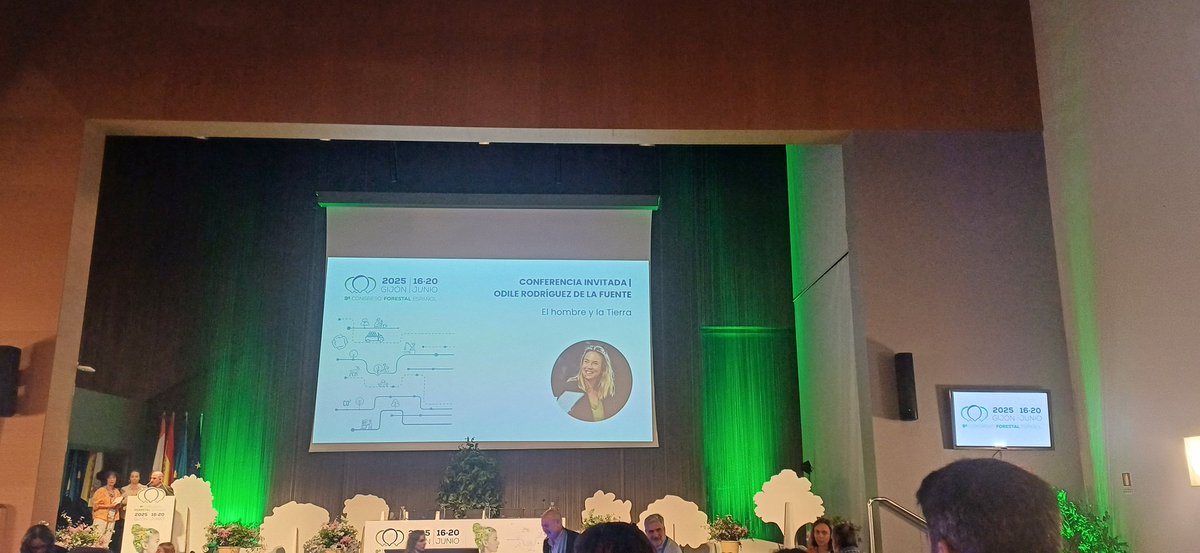 RubénFC (@ruben_forjan) on Twitter photo Hoy estamos en la primera jornada del <a href="/congresoforesta/">Congreso Forestal Español</a> que se celebra en <a href="/gijon/">Gijón/Xixón</a> y con la conferencia inicial de <a href="/odilerf/">Odile Rgz de la Fte</a> 🐺🌳
#Science #ciencia #soil <a href="/IndurotUniovi/">Indurot</a> <a href="/EPMieres/">EPMieres</a> <a href="/uniovi_info/">Universidad Oviedo</a> <a href="/carbon2mine/">carbon2mine</a> #suelos #forestal #forestconservation #forest Hoy estamos en la primera jornada del <a href="/congresoforesta/">Congreso Forestal Español</a> que se celebra en <a href="/gijon/">Gijón/Xixón</a> y con la conferencia inicial de <a href="/odilerf/">Odile Rgz de la Fte</a> 🐺🌳
#Science #ciencia #soil <a href="/IndurotUniovi/">Indurot</a> <a href="/EPMieres/">EPMieres</a> <a href="/uniovi_info/">Universidad Oviedo</a> <a href="/carbon2mine/">carbon2mine</a> #suelos #forestal #forestconservation #forest