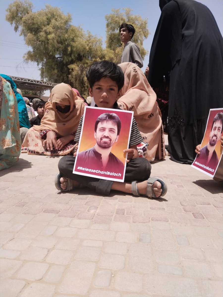 NationalDParty's tweet photo. نوشکی میں این ڈی پی رہنما غنی بلوچ کی جبری گمشدگی کے خلاف اہل خانہ کا احتجاج ہوا اور ریلی نکالی گئی

نوشکی میں نیشنل ڈیموکریٹک پارٹی کے مرکزی رہنما اور پبلیشر غنی بلوچ کی جبری گمشدگی اور منظر عام پر نہ لانے کے خلاف شدید احتجاج ہوا اور ریلی نکالی گئی۔ 

#ReleaseGhaniBaloch https://t.co/nnC07e0qW2