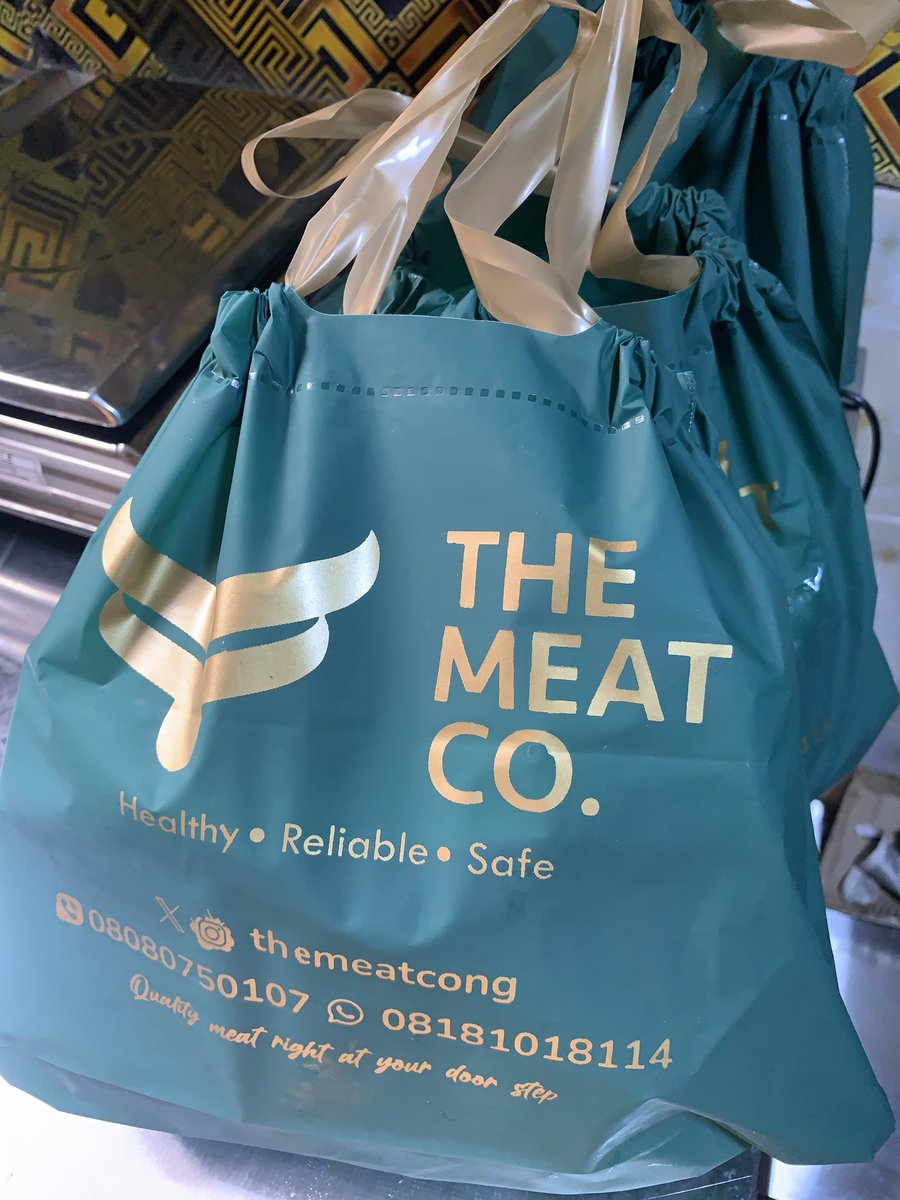 themeatcong's tweet image. It’s a new week, stock your kitchen with fresh, quality meat.
From soft beef to spicy goat meat and cow leg that melts in soups, we’ve got it all ready.
🚚 Same-day delivery available
📞 Send a DM to order let’s fill your freezer with goodness