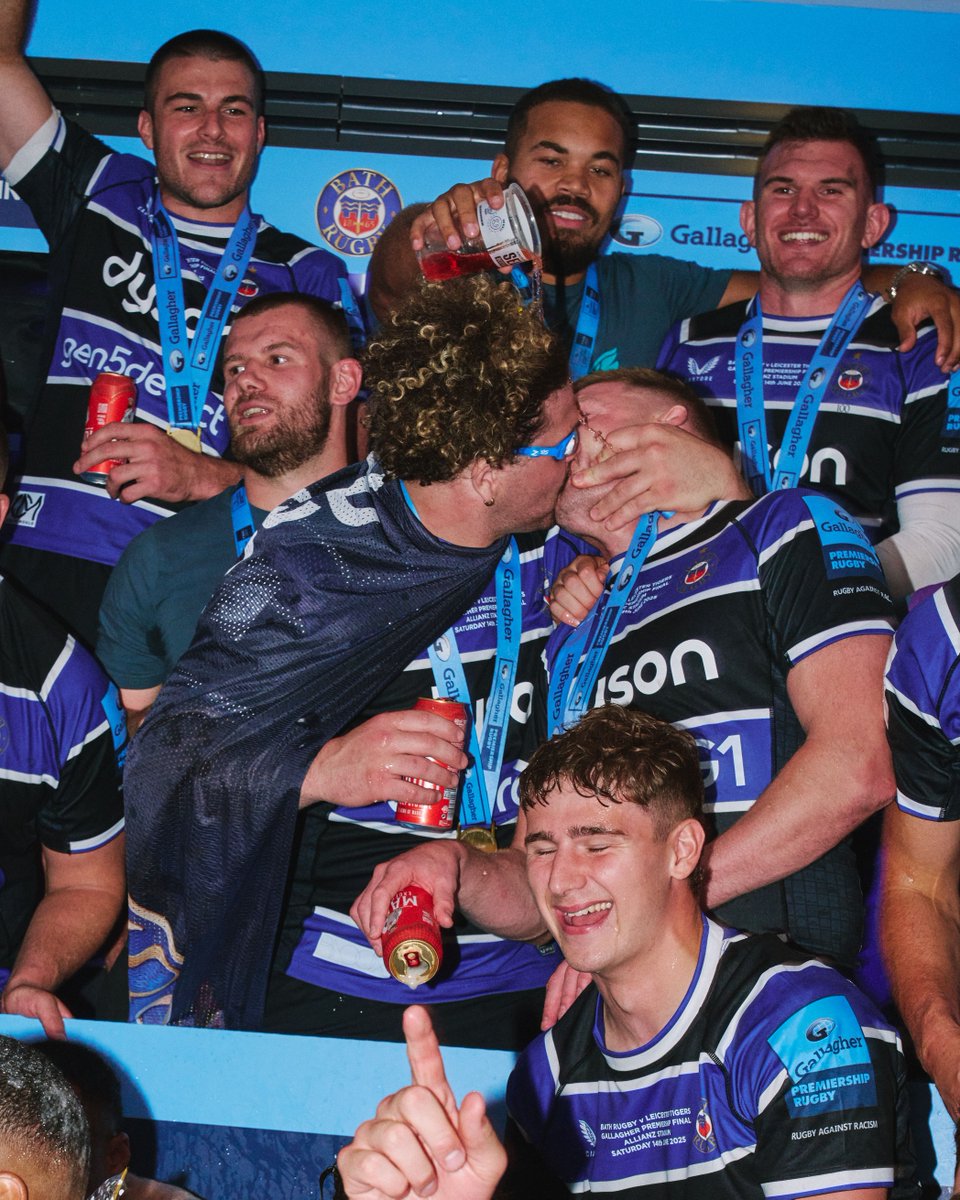 premrugby's tweet photo. Alfie and Finn sharing a moment together 😘

#GallagherPremFinal @BathRugby https://t.co/5HN6WLko4U
