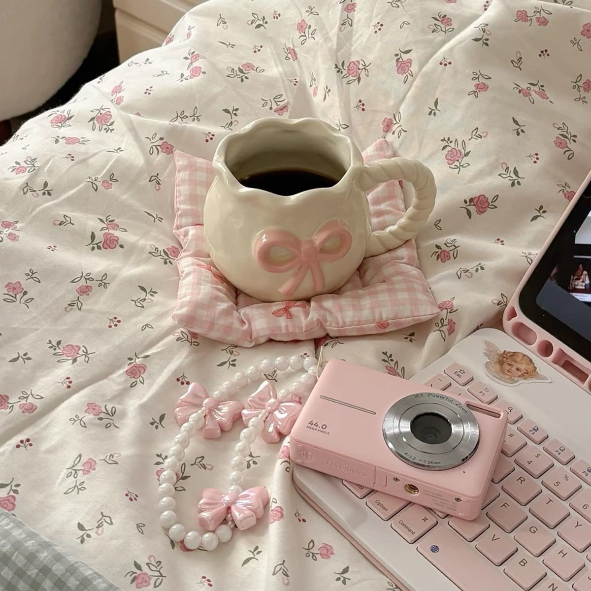 ₊˚⊹  ABOUT ME — '26-'27 ₊˚⊹

   ꩜  ree
   ꩜  (+63) she/her, '07
   ꩜  bsmt freshie 
   ꩜  likes: nct, cup of joe, cats, dogs, note taking, pubmat editing

   ♡/↻ to be moots!

                       ₊˚⊹౨ৎ ₊˚⊹

#studytwt #lifetwt #archivetwt