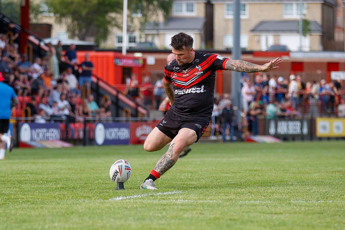 🎯 DEADLY DEANO 🏉 

Reece Dean as cool as ice again on Friday night, landing 4 from 4 with the tee -  including a couple of beauties from the touchline! 👟💥

The kicks were the difference in the end - still one of the best goal kickers in the league!

#UTV | 🔴⚫