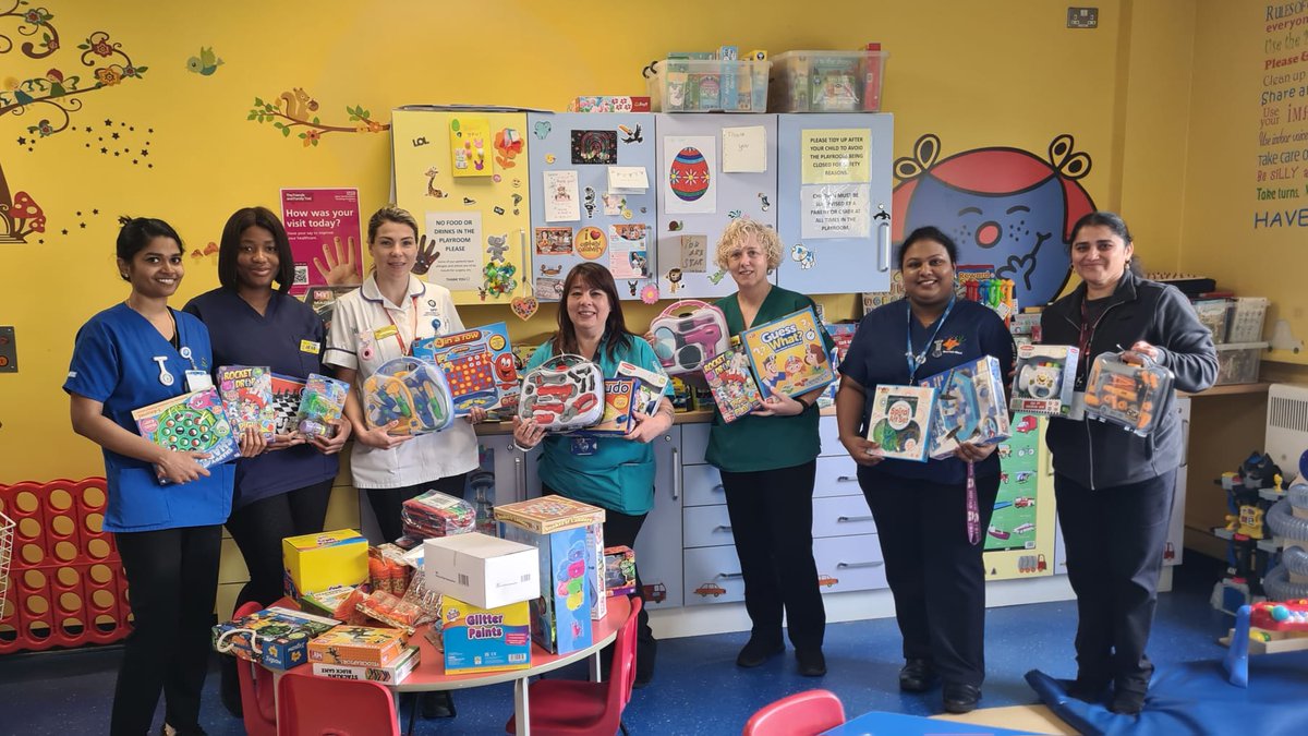 A big thank you to the <a href="/HSBC_UK/">HSBC UK</a> Harrow market who recently donated toys to our children’s Starfish ward, and to HSBC Watford branch for delivering these to the hospital!
  
In total, they raised £611 worth of toys for our young patients and delivered them personally last week.