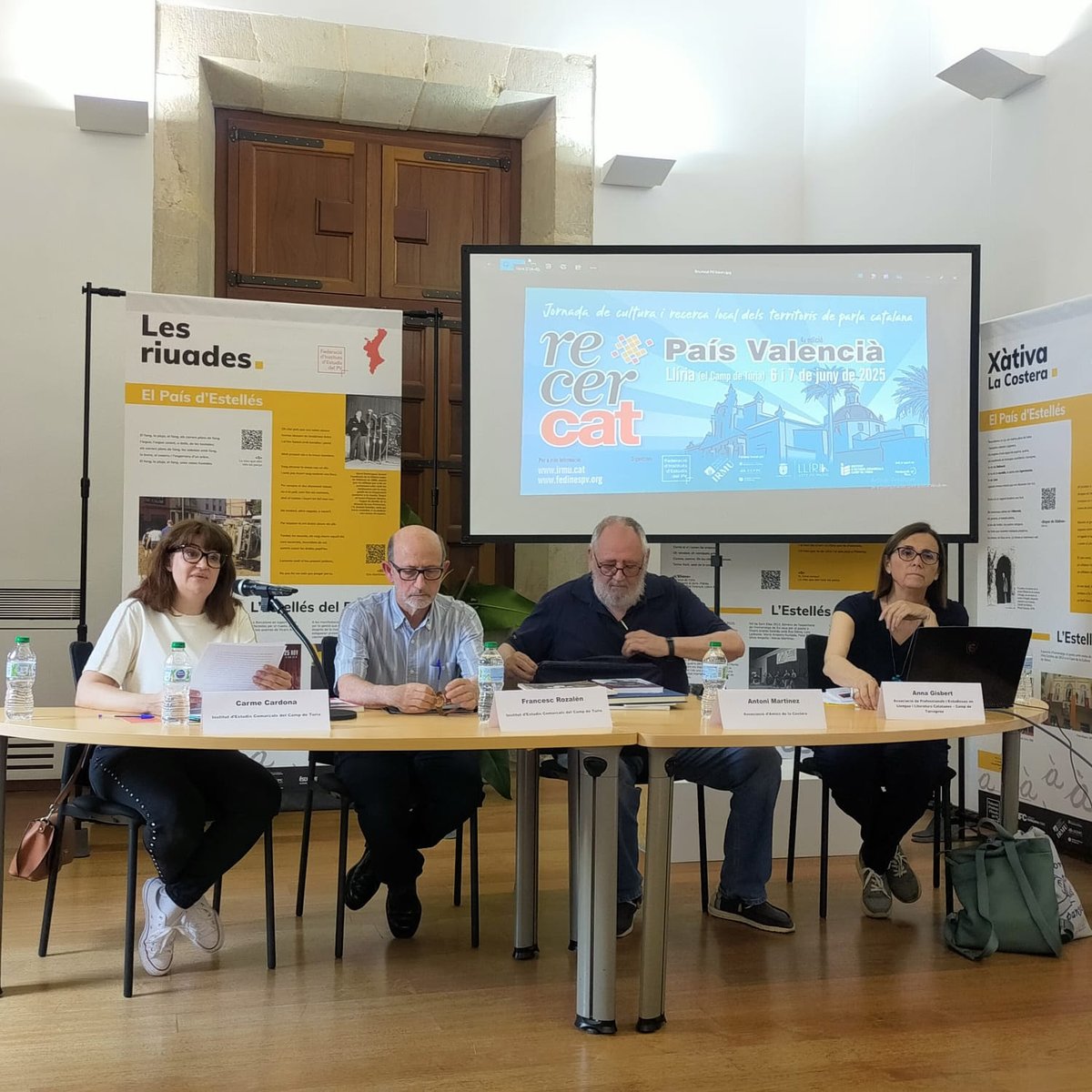 APELLC (@apellcurv) on Twitter photo 🗣️El 6 i 7 de juny, l'Apellc va participar del #RecercatPV. La trobada es va fer al Camp de Túria amb moltes activitats culturals.
👉La jornada va consistir en 2 dies de debat, d'intercanvi d'experiències i de presentació d'iniciatives sobre el patrimoni i l’associacionisme. 🗣️El 6 i 7 de juny, l'Apellc va participar del #RecercatPV. La trobada es va fer al Camp de Túria amb moltes activitats culturals.
👉La jornada va consistir en 2 dies de debat, d'intercanvi d'experiències i de presentació d'iniciatives sobre el patrimoni i l’associacionisme.