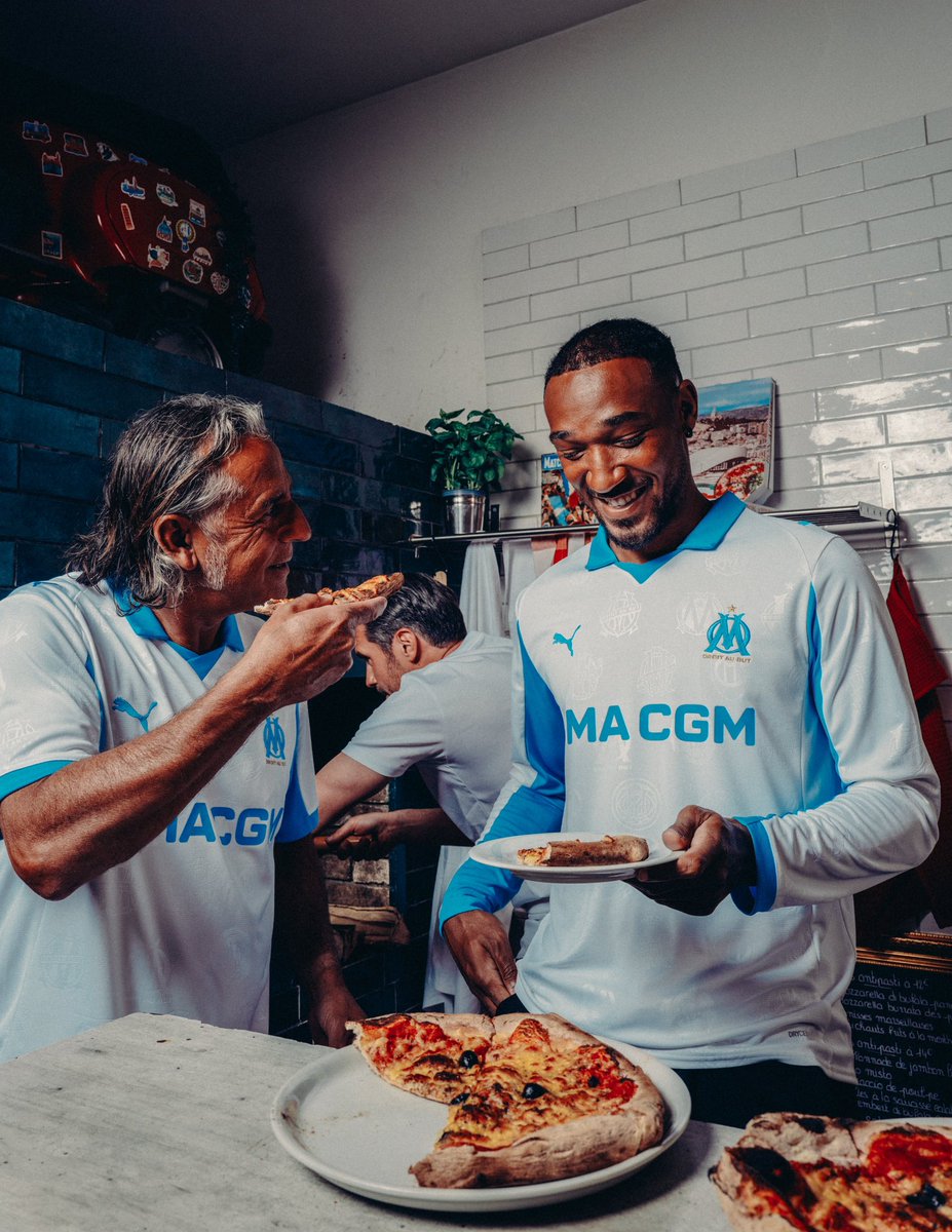 J'ai eu un coup de foudre pour le maillot manche longue... 💙