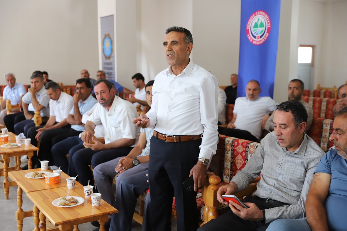 🤝 Lice’de Muhtarlarla Bir Araya Gelindi

📌 Eş Başkanımız Doğan Hatun, Lice ilçesi Müminağa Mahallesi’nde muhtarlarla bir araya geldi. Lice Belediyesi Eş Başkanları Dilek Diyar Özer ve Fırat Demir'in de katıldığı toplantıda konuşan muhtarlar yol, su, ulaşım, ilaçlama, altyapı,