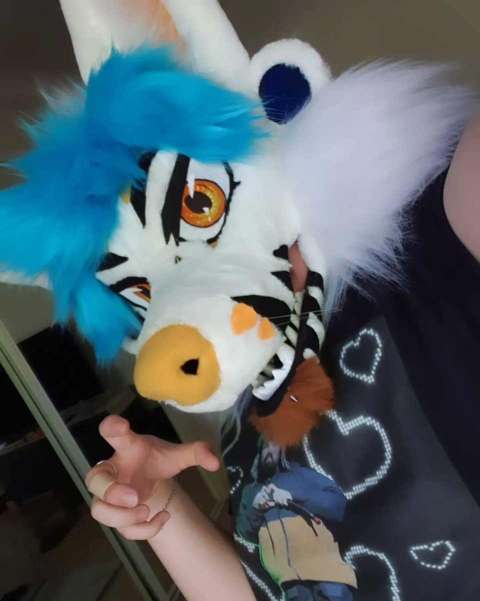 ArtzGraphite's tweet image. Suit and suiter 😭😭