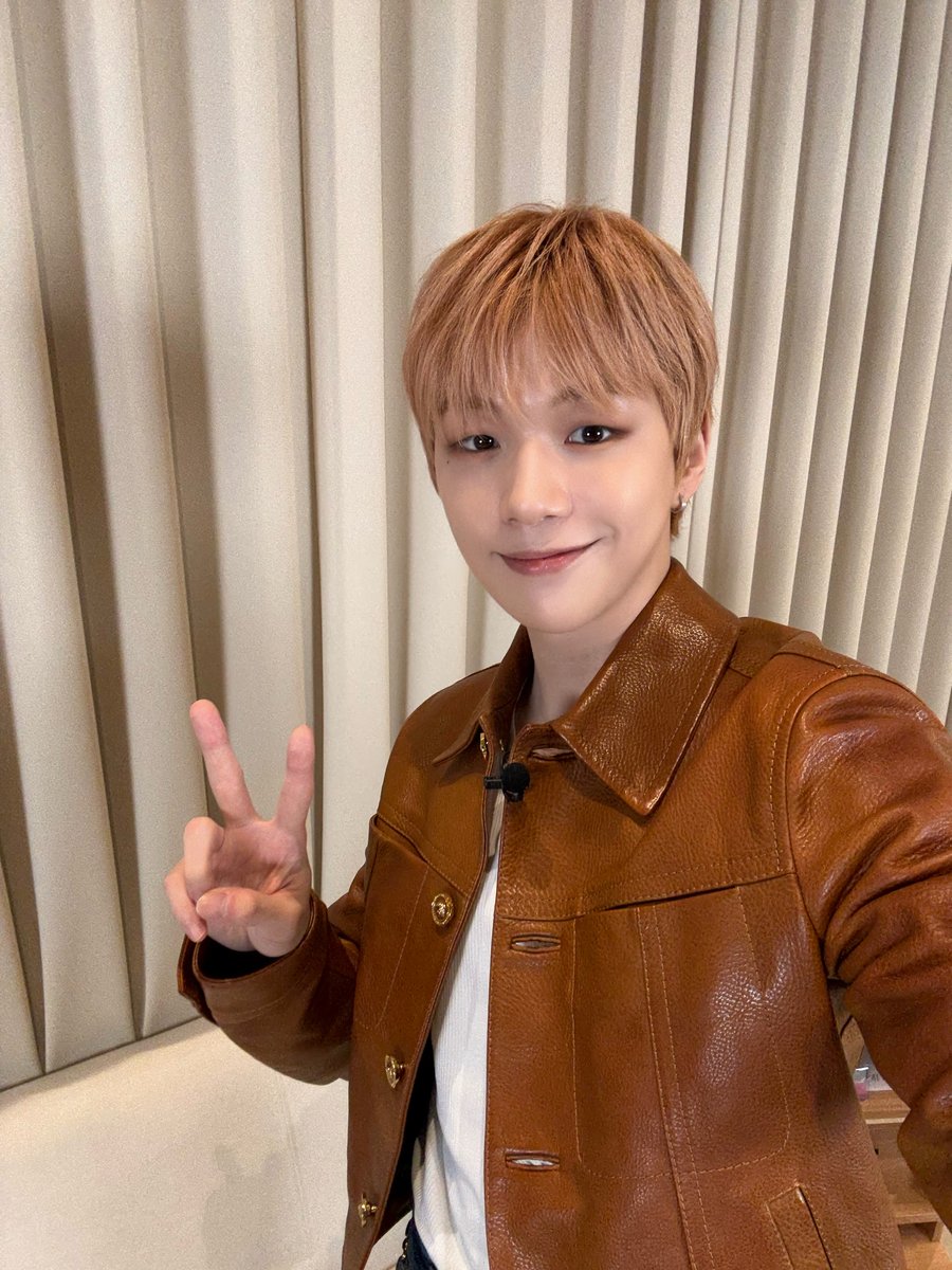 [📸] 250616 <COMEBACK LIVE> 완료🩷🩶

#강다니엘 #KANGDANIEL
#Glow_to_Haze #Episode