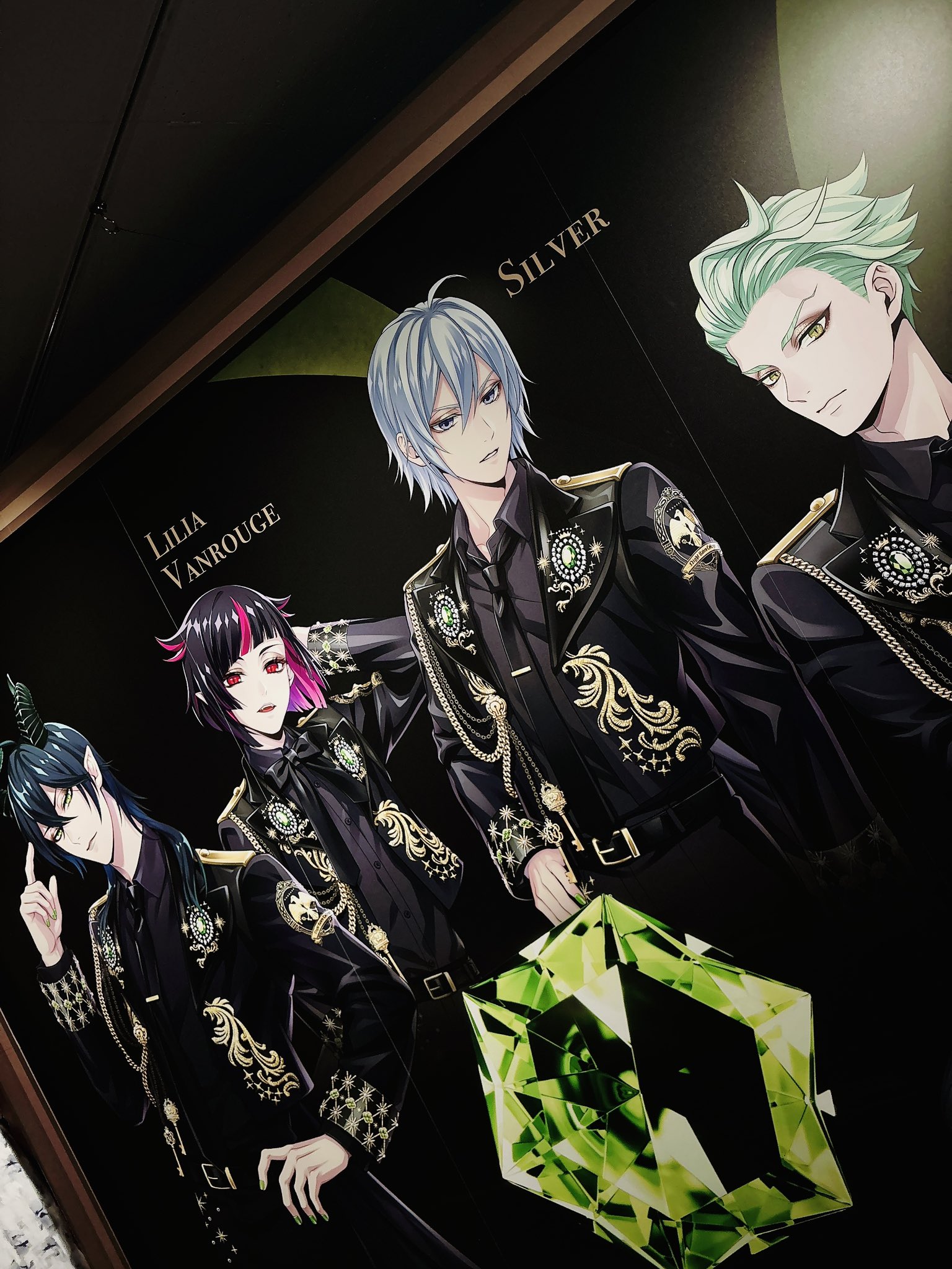 ツイステ レオナ・キングスカラー ブレイジングジュエル 缶バッジ 77点