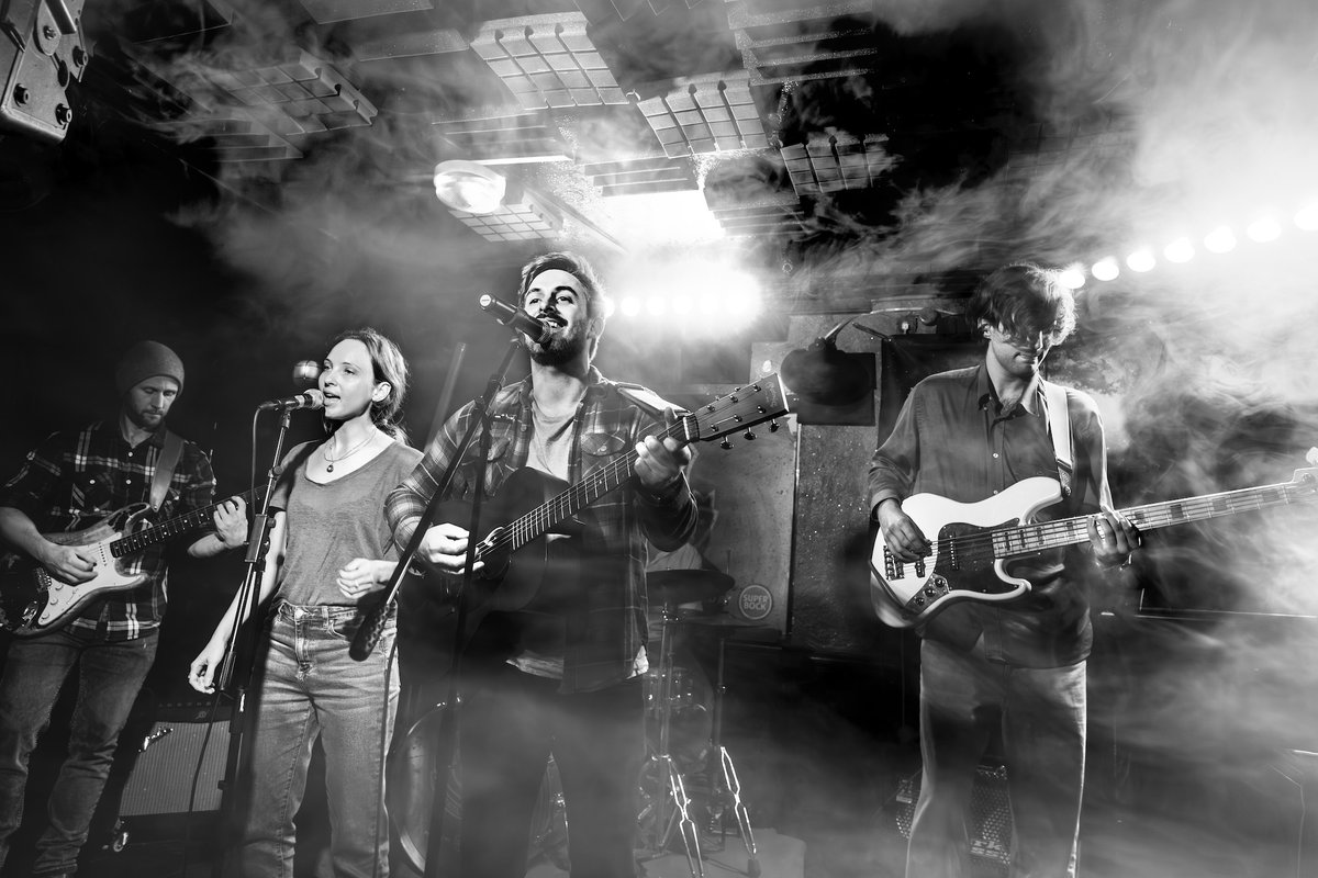 NEW MUSIC: <a href="/BooksOfMoods/">Books Of Moods</a> return with new single 'Gaia'... mysticsons.com/article/books-…