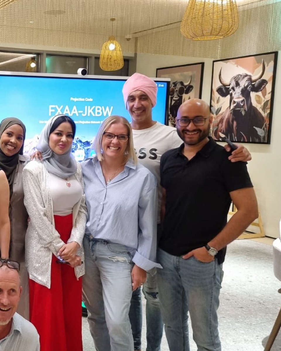 ArcadiaSch's tweet image. Teachers and parents by day, trivia pros by night! They stepped away from their everyday routines to put their knowledge to the test—from history facts to pop culture gems. Huge shoutout to our amazing principal for joining in the fun and keeping the energy (and team spirit!)