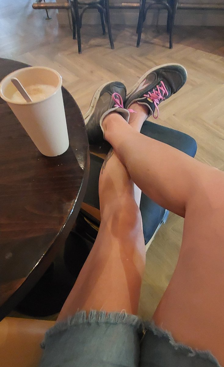 Toch maar met #kortebroek naar mijn  #werk en daar heb ik geen spijt van😅
#warm🥵